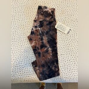 Lululemon Align crop 21” never worn. SZ 6